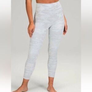 Lululemon Wunder Under High-Rise Tight 25" *Luxtreme White Camo Size 4
